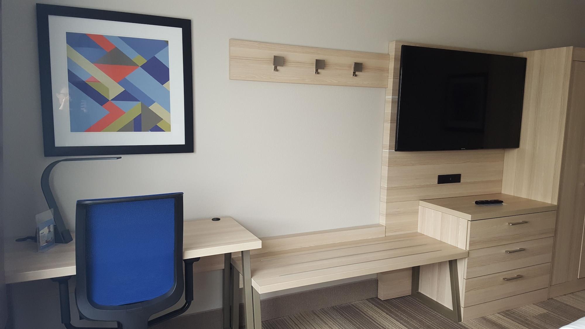 Express Northeast By Ihg Hotel