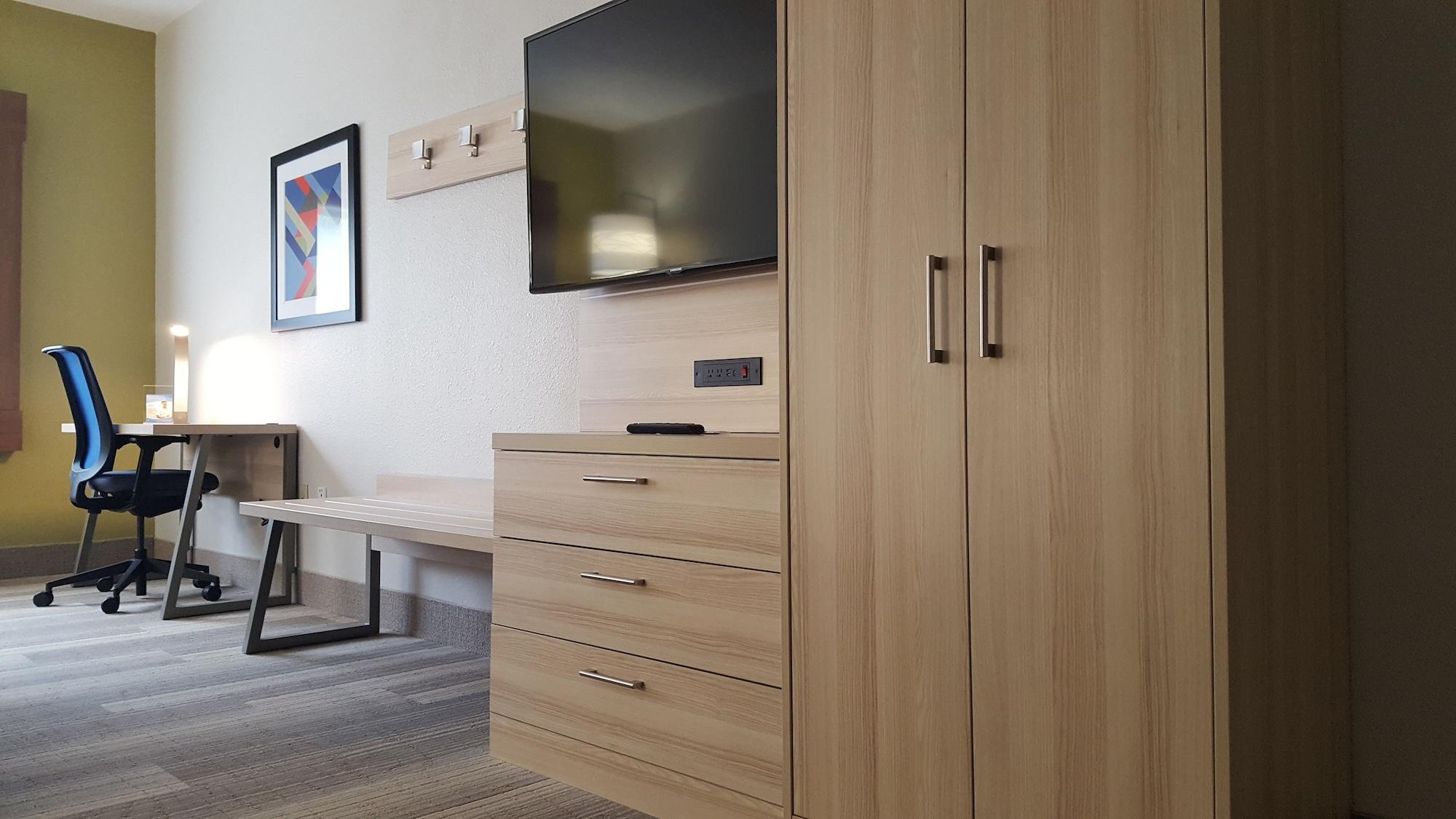 Express Northeast By Ihg 2* Louisville-Jefferson County