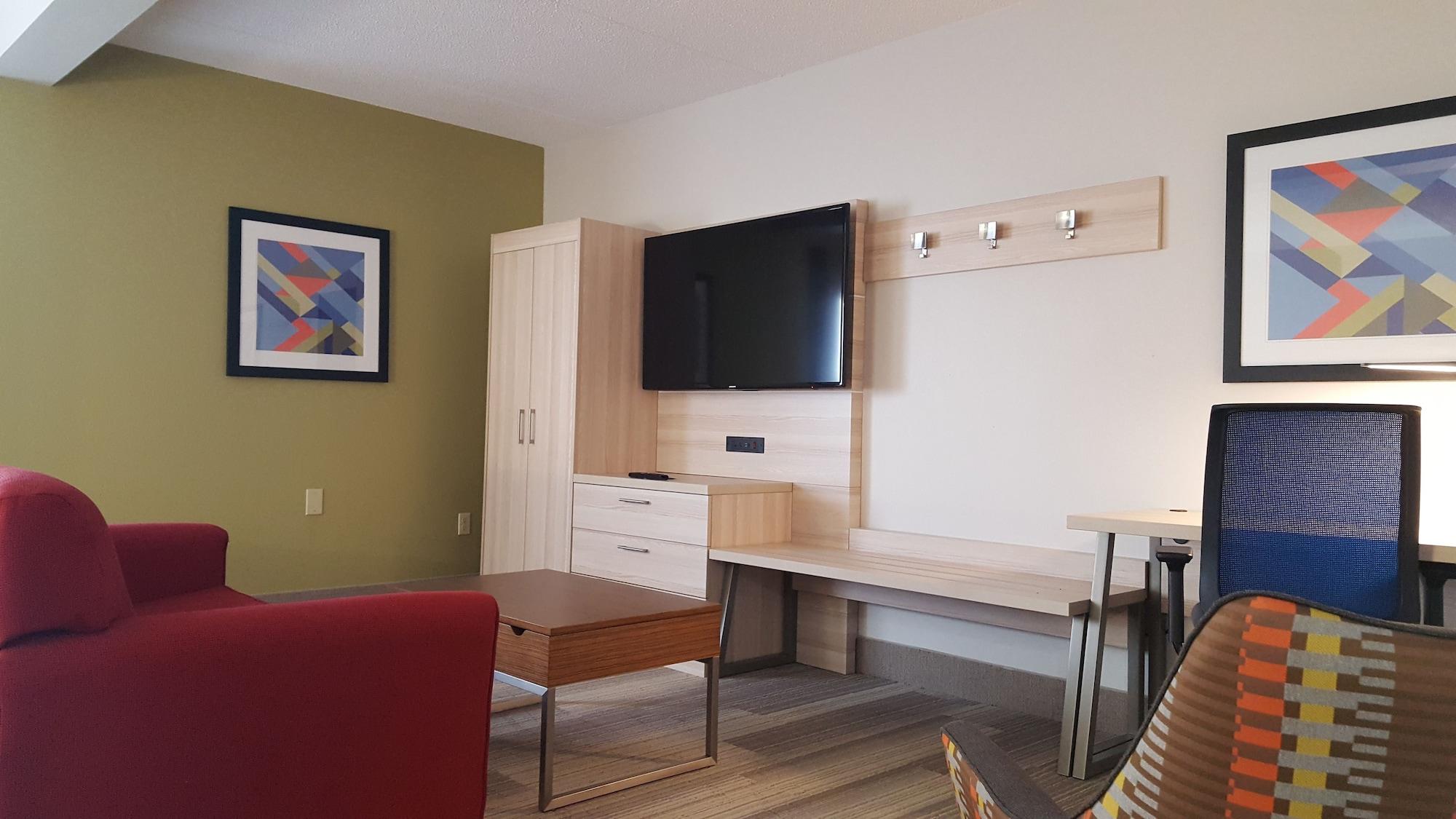 Express Northeast By Ihg Hotel Louisville-Jefferson County