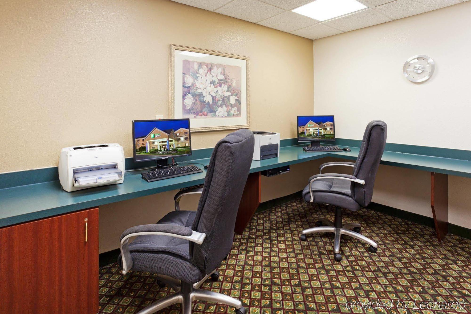 Express Northeast By Ihg Hotel Louisville-Jefferson County