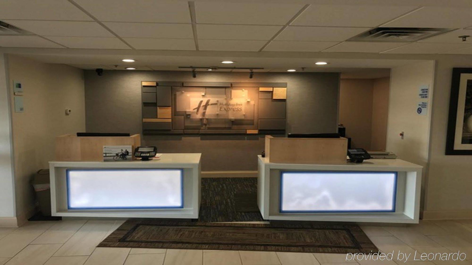 Hotel Express Northeast By Ihg Louisville-Jefferson County