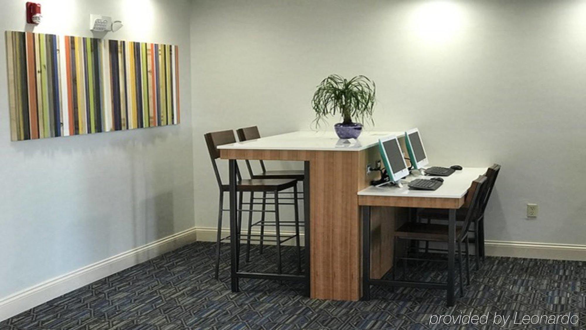 Express Northeast By Ihg Louisville-Jefferson County