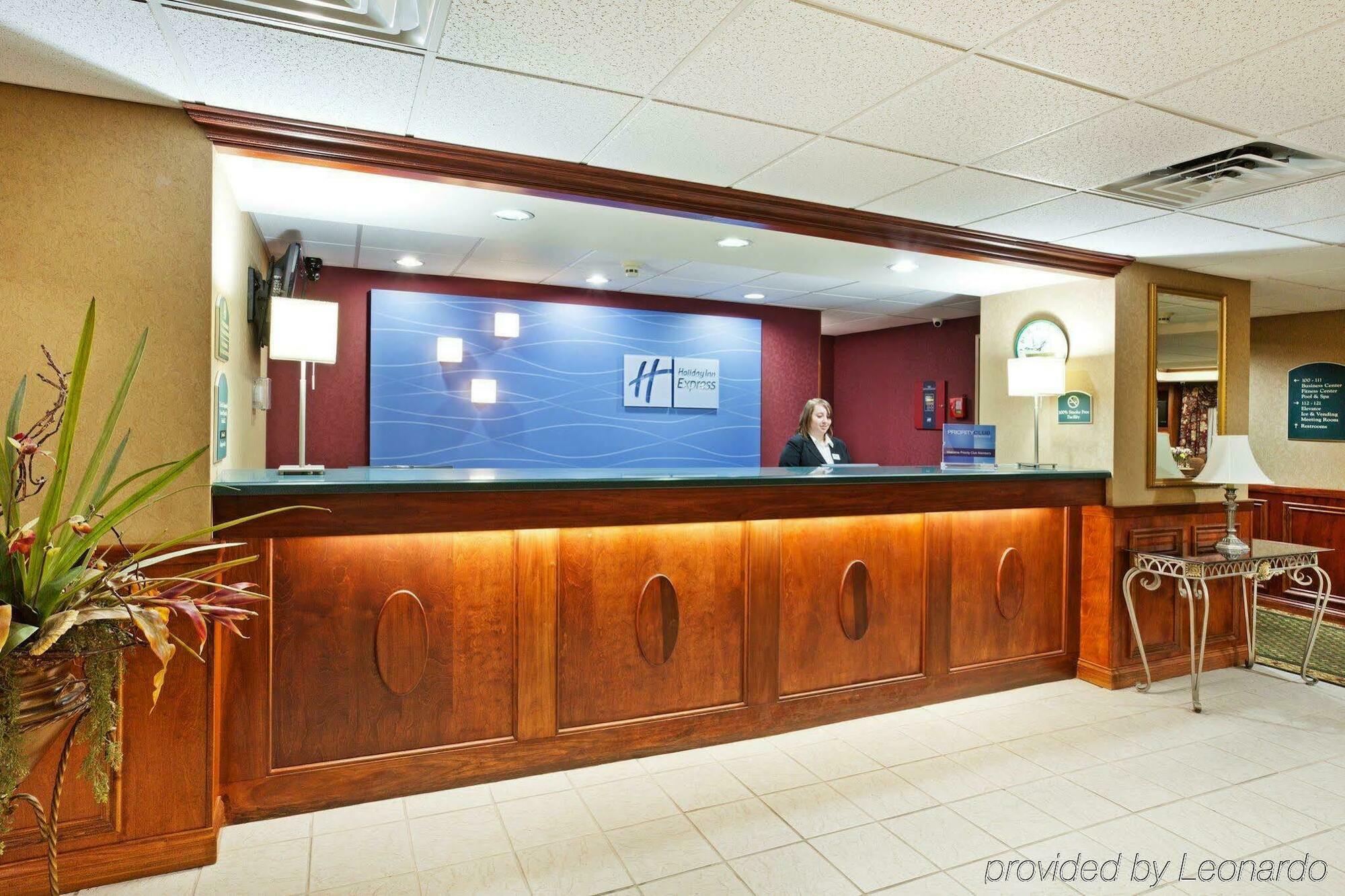 Hotel Express Northeast By Ihg Louisville-Jefferson County